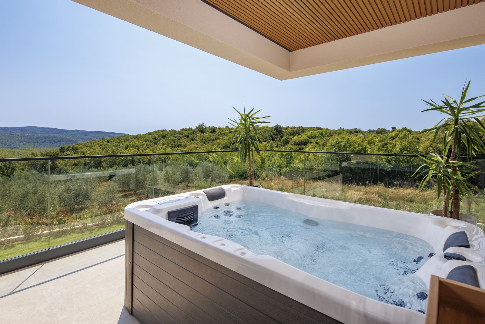 Hot tub on the covered terrace